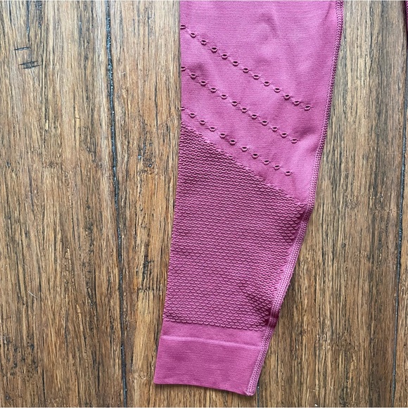 SHEFIT Seamless Leggings in Black Cherry - Picture 11 of 12